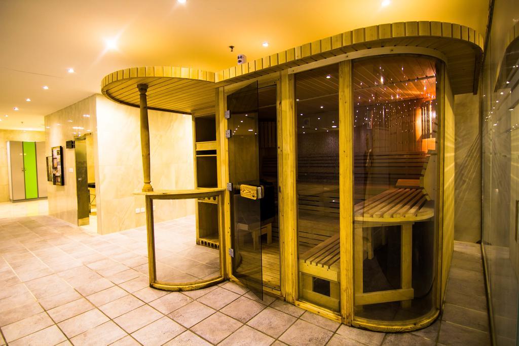 Rest Night Serviced Apartments- Alhamra Рияд Екстериор снимка A steam room