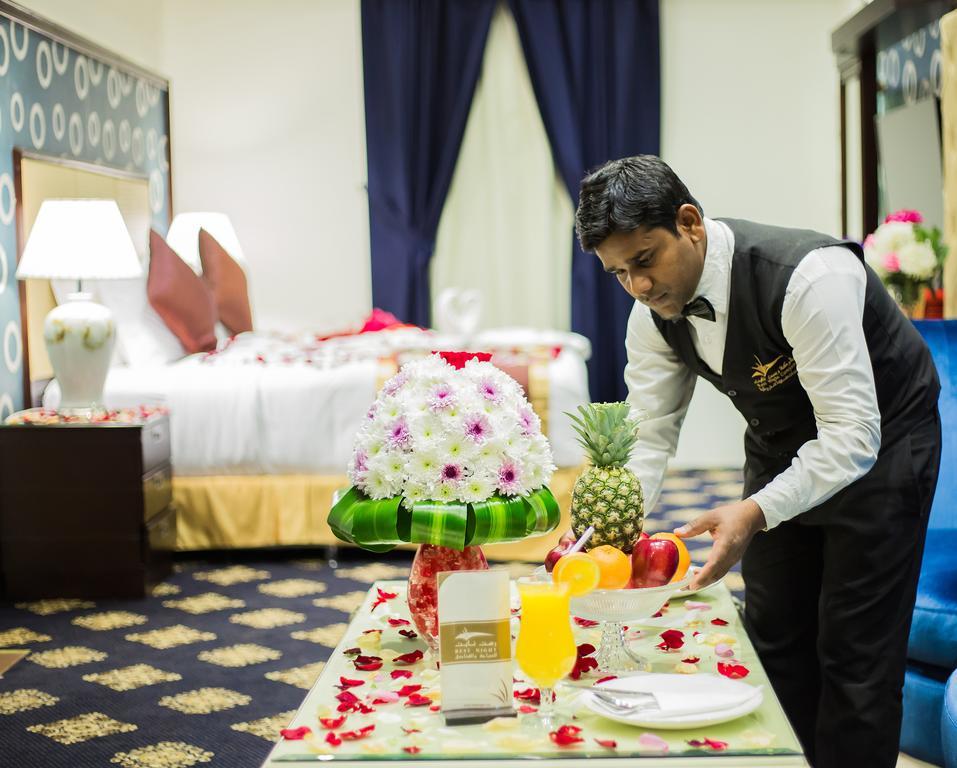 Rest Night Serviced Apartments- Alhamra Рияд Екстериор снимка A room service attendant at work