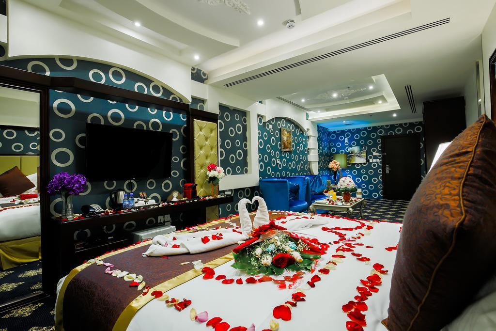 Rest Night Serviced Apartments- Alhamra Рияд Екстериор снимка A suite at the hotel