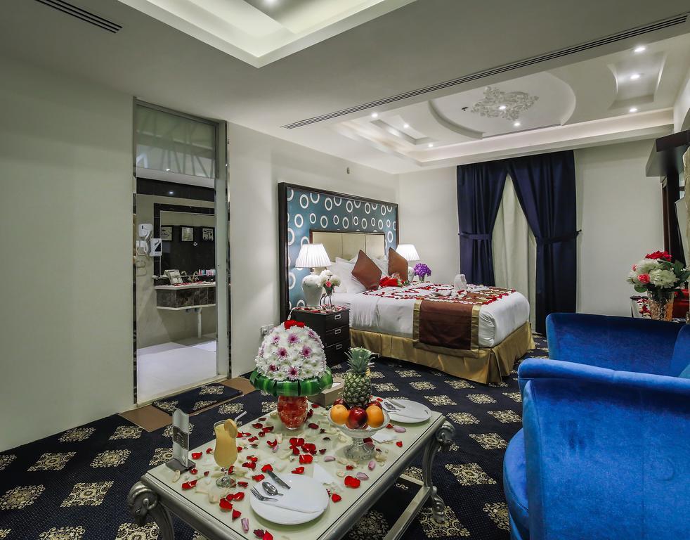 Rest Night Serviced Apartments- Alhamra Рияд Екстериор снимка Suite