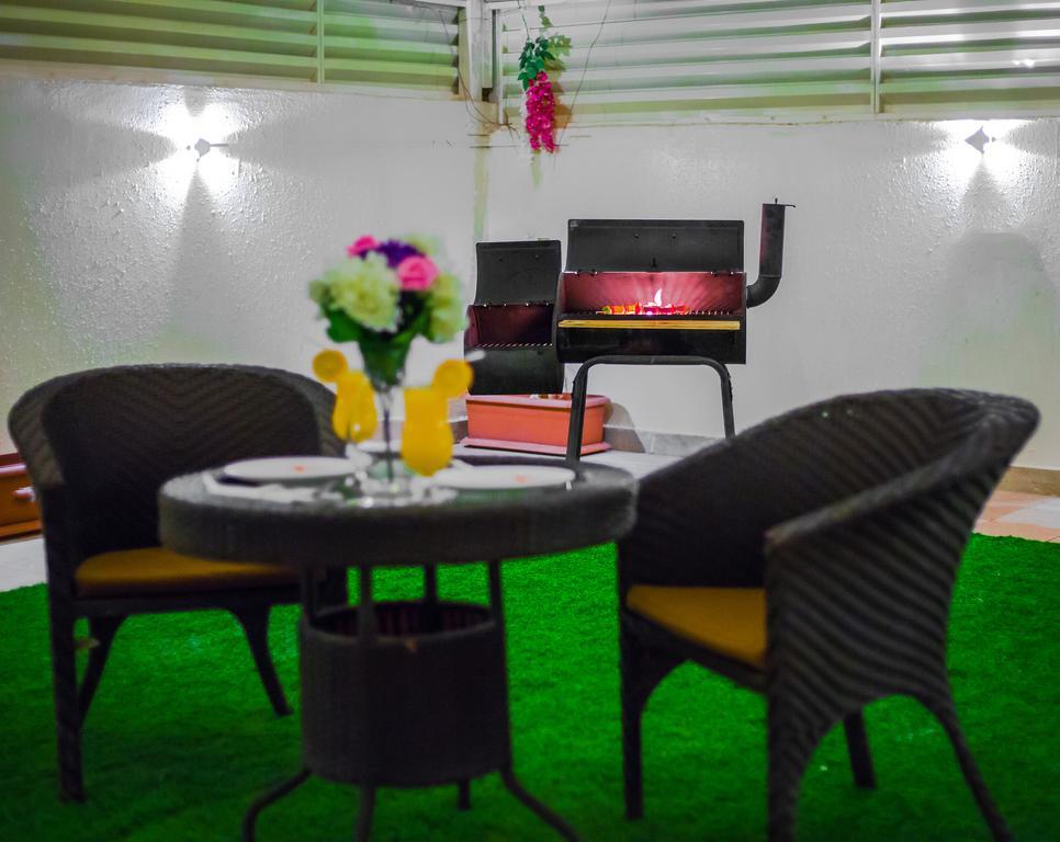 Rest Night Serviced Apartments- Alhamra Рияд Екстериор снимка A barbecue in a hotel