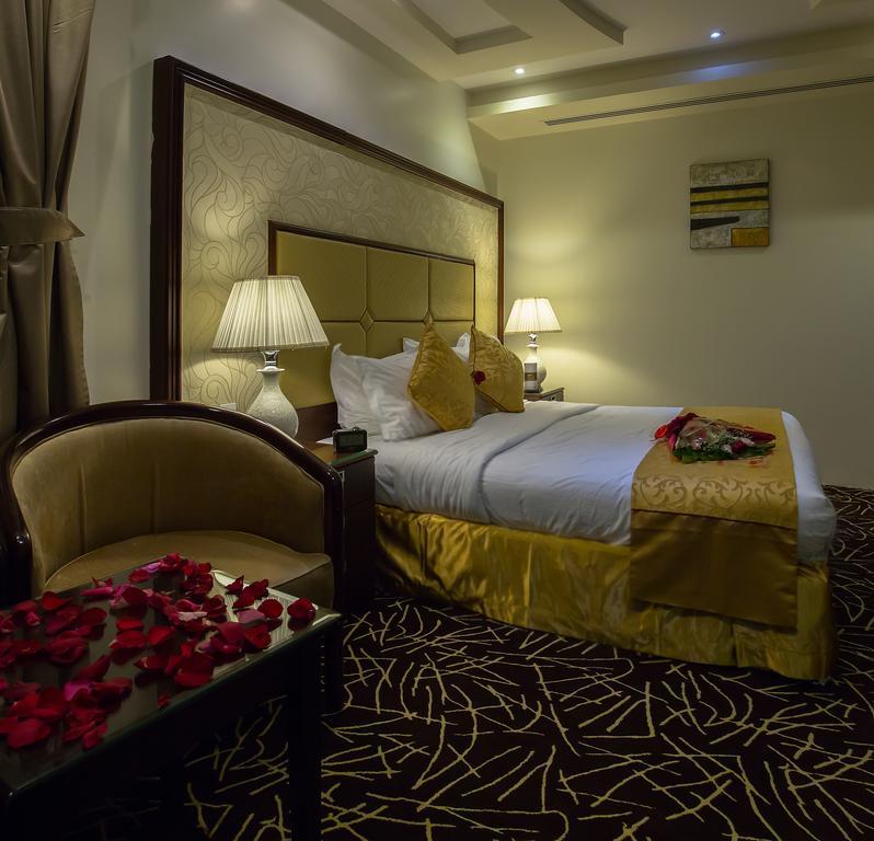 Rest Night Serviced Apartments- Alhamra Рияд Екстериор снимка A bedroom at the hotel