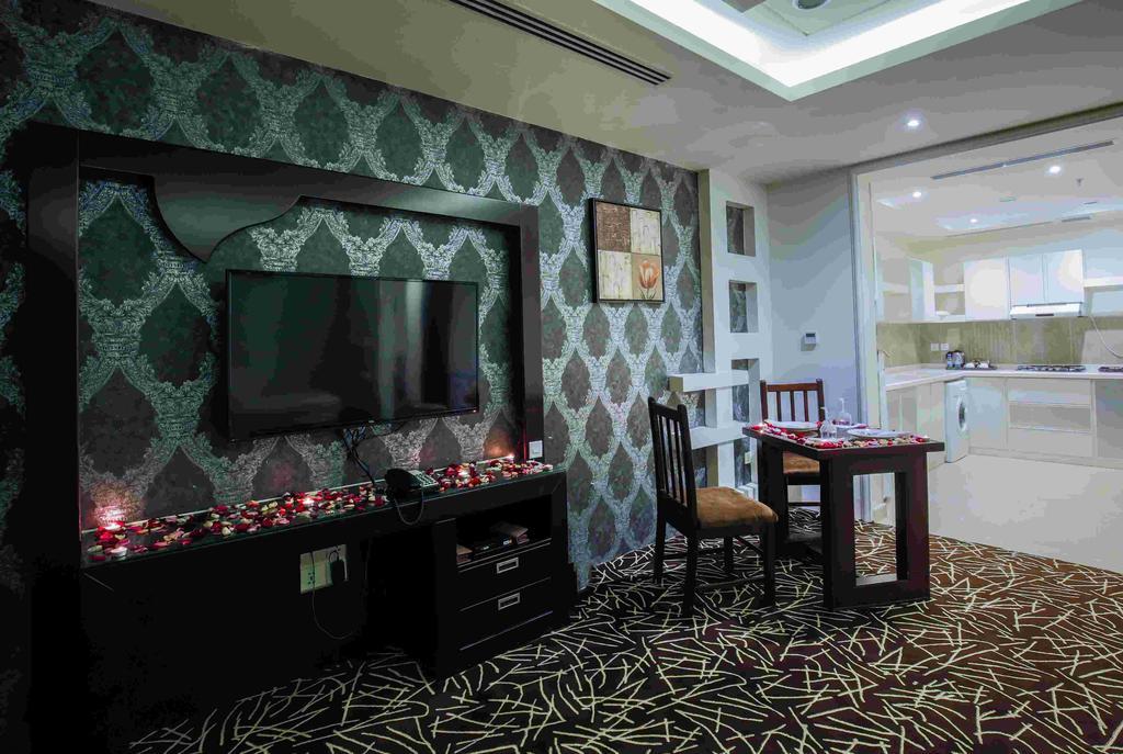 Rest Night Serviced Apartments- Alhamra Рияд Екстериор снимка A suite at the hotel