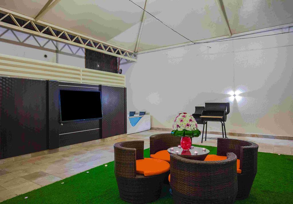 Rest Night Serviced Apartments- Alhamra Рияд Екстериор снимка The interior of a tent