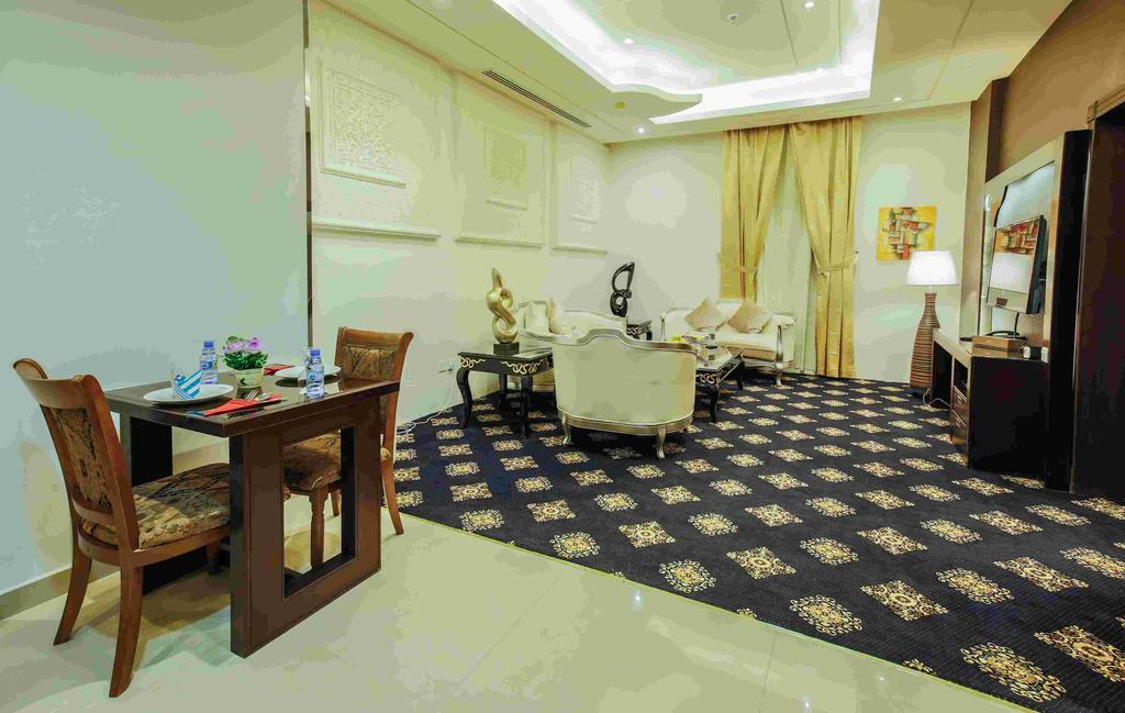 Rest Night Serviced Apartments- Alhamra Рияд Екстериор снимка Suite