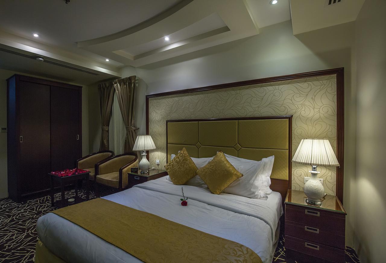 Rest Night Serviced Apartments- Alhamra Рияд Екстериор снимка A bedroom at the hotel