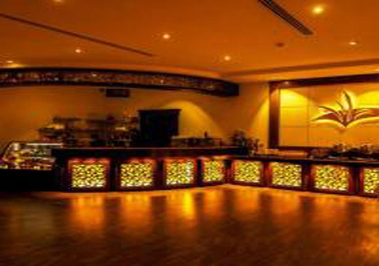 Rest Night Serviced Apartments- Alhamra Рияд Екстериор снимка The bar at the hotel